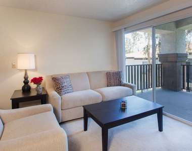 2851 Bedford Lane - Photo Thumbnail 8
