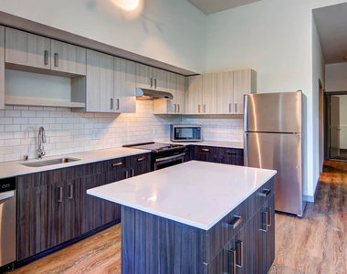 10720 5th Ave Ne - Photo Thumbnail 6
