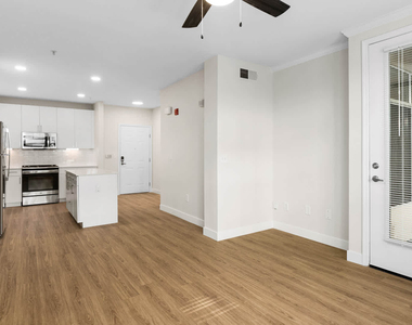 1101 Park Pl. - Photo Thumbnail 6