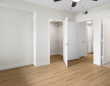 1101 Park Pl. - Photo Thumbnail 14