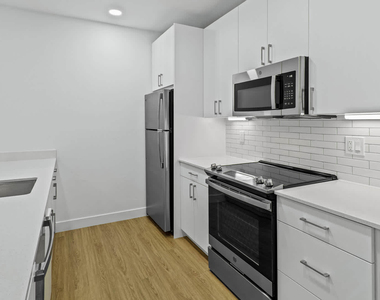 1101 Park Pl. - Photo Thumbnail 4