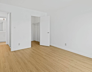 1080 Carolan Avenue - Photo Thumbnail 29