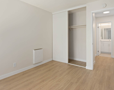 1080 Carolan Avenue - Photo Thumbnail 18