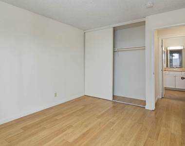 1080 Carolan Avenue - Photo Thumbnail 30