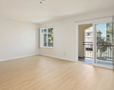 1080 Carolan Avenue - Photo Thumbnail 10