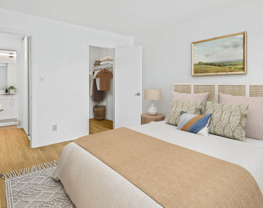 1080 Carolan Avenue - Photo Thumbnail 17