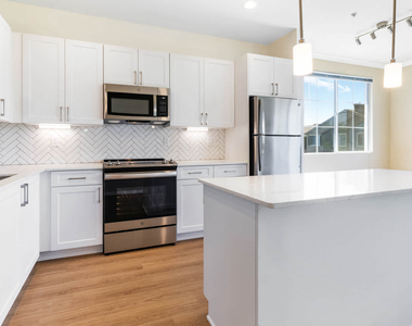 24905 Magic Mountain Parkway - Photo Thumbnail 5