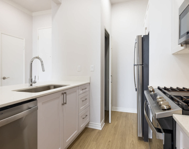 23100 Avenue San Luis - Photo Thumbnail 3