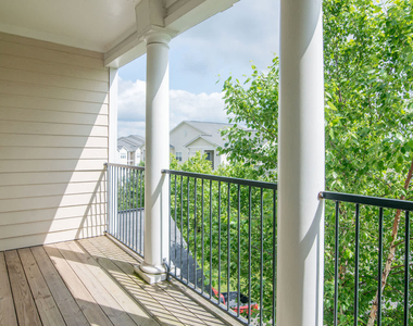 11727 Fairfax Woods Way - Photo Thumbnail 18
