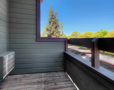 325 Union Avenue - Photo Thumbnail 6