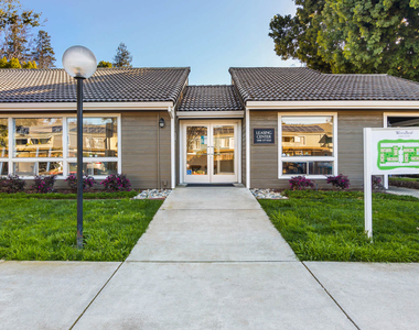 325 Union Avenue - Photo Thumbnail 13