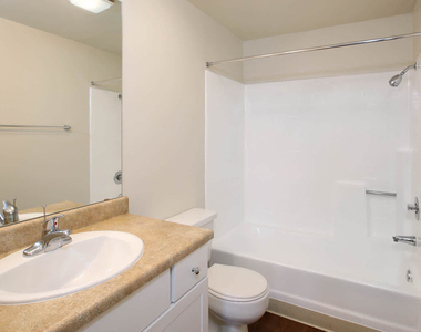 26033 Moulton Pkwy - Photo Thumbnail 7