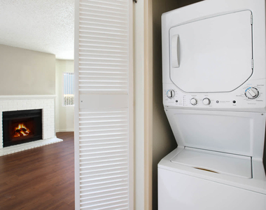 26033 Moulton Pkwy - Photo Thumbnail 4
