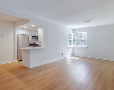 701 North Wayne Street - Photo Thumbnail 7