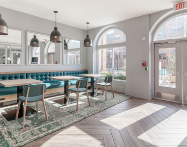 701 North Wayne Street - Photo Thumbnail 3