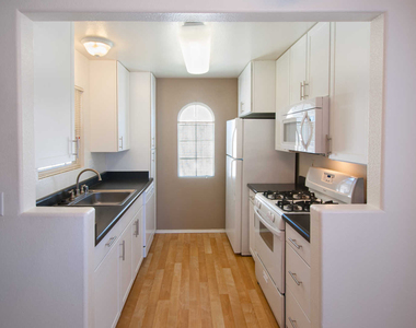 12435 Heatherton Court - Photo Thumbnail 2