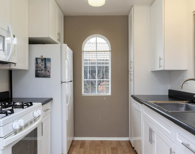 12435 Heatherton Court - Photo Thumbnail 3