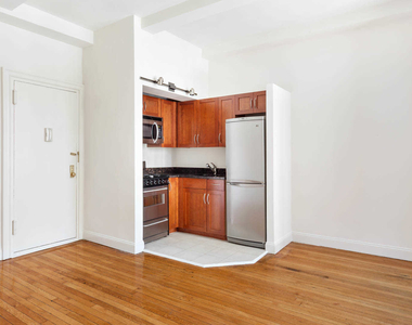 228 West 71st Street - Photo Thumbnail 8