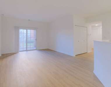 1300 Cook Lane - Photo Thumbnail 5
