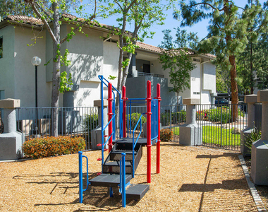 5325 Oak Park Lane - Photo Thumbnail 3
