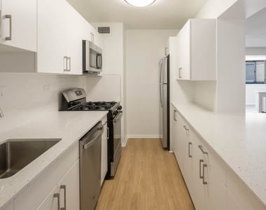 1 Emerson Place Suite 8n - Photo Thumbnail 1