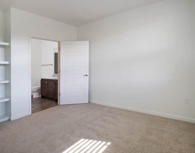2311 Park Centre Dr - Photo Thumbnail 26