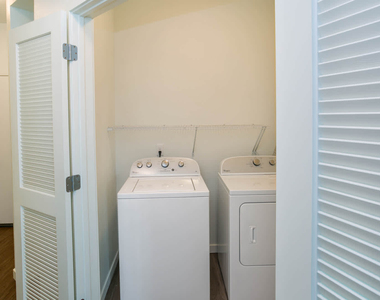 2311 Park Centre Dr - Photo Thumbnail 17