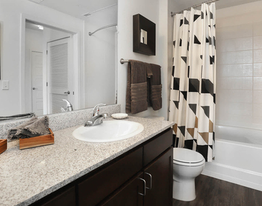 2311 Park Centre Dr - Photo Thumbnail 18