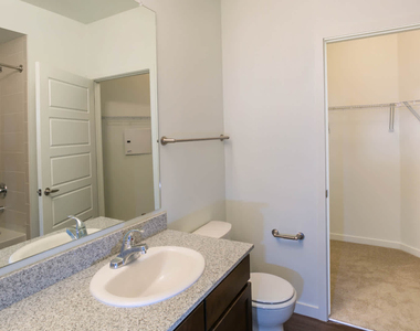 2311 Park Centre Dr - Photo Thumbnail 21