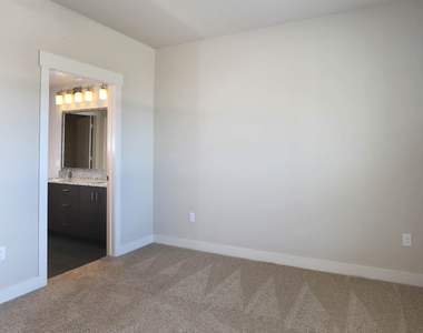 6200 Castlegate Dr. - Photo Thumbnail 14