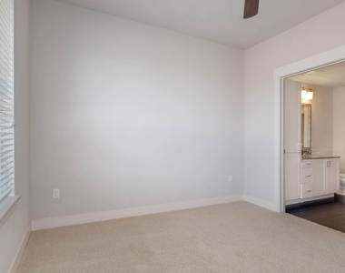 6200 Castlegate Dr. - Photo Thumbnail 17