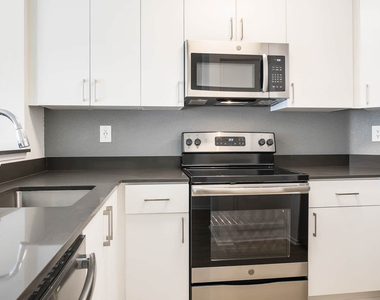 201 W. Fairview - Photo Thumbnail 5