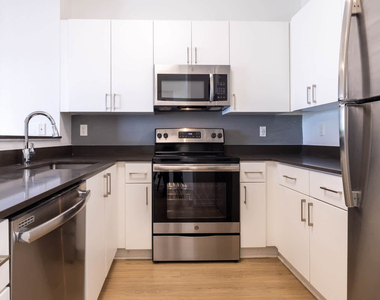 201 W. Fairview - Photo Thumbnail 2
