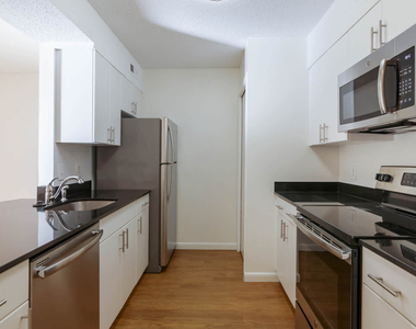 2501 Porter St. Nw - Photo Thumbnail 4