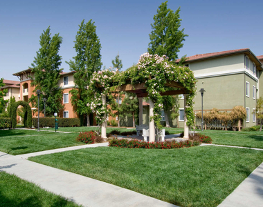 1650 Hope Dr. - Photo Thumbnail 24
