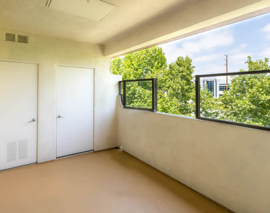 955 N Duesenberg Drive - Photo Thumbnail 9