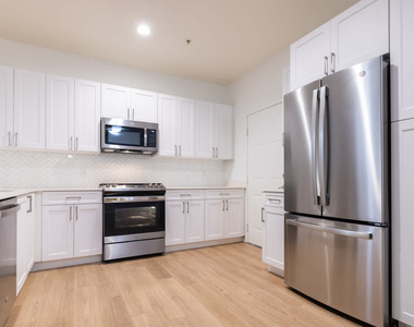 955 N Duesenberg Drive - Photo Thumbnail 3