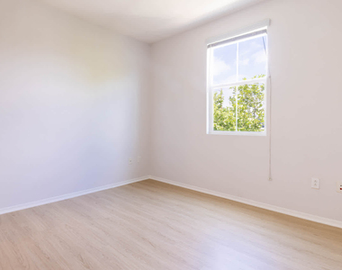 955 N Duesenberg Drive - Photo Thumbnail 16
