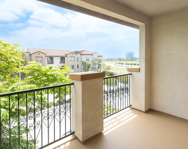 955 N Duesenberg Drive - Photo Thumbnail 7