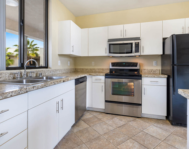 888 North Alameda Street - Photo Thumbnail 6
