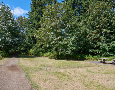 16619 Larch Way - Photo Thumbnail 47