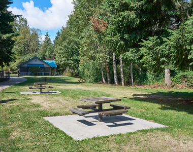 16619 Larch Way - Photo Thumbnail 40