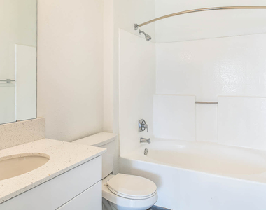 5225 Blakeslee Ave. - Photo Thumbnail 10