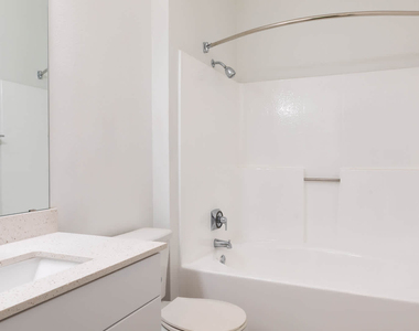 5225 Blakeslee Ave. - Photo Thumbnail 9