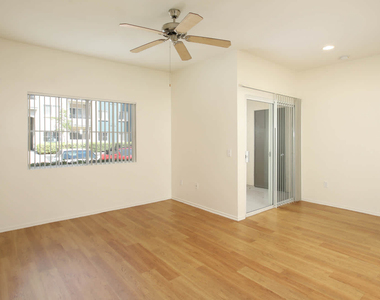 26322 Towne Centre Drive - Photo Thumbnail 5