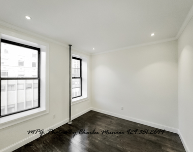 1379 Lexington Avenue - Photo Thumbnail 3