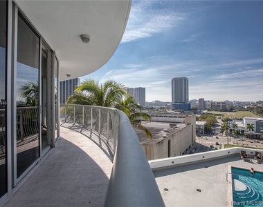 1750 N Bayshore Dr - Photo Thumbnail 8