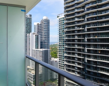 1010 Brickell Av - Photo Thumbnail 4