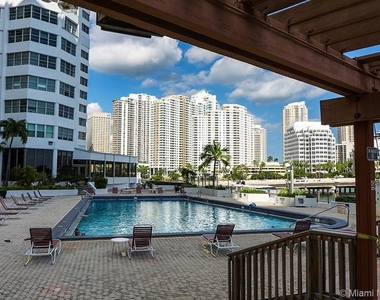 999 Brickell Bay Dr - Photo Thumbnail 15