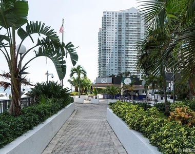 999 Brickell Bay Dr - Photo Thumbnail 18